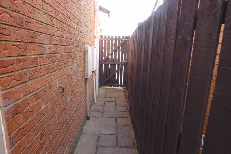 Side Access to Rear Garden- click for photo gallery